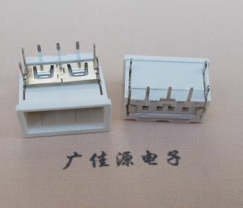 东坑镇USB接口2.0连接器.3p端子加护套防尘母座